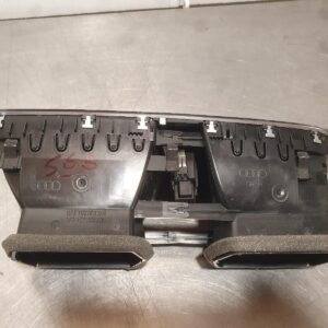 Audi Q3 8U, Dash Centre Air Vent 8U2820951C