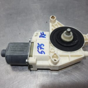 Mercedes B Class Right Front Window Motor Only A2469065200 0130822691 W246