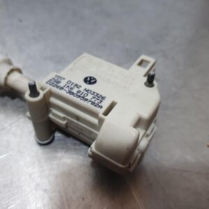 Volkswagen Golf, Fuel Door Lock Actuator 1K6810773, Gen 5, 2004–2009