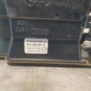 Audi A4 Central Dashboard Airvent 8T2820951B, B8 8K